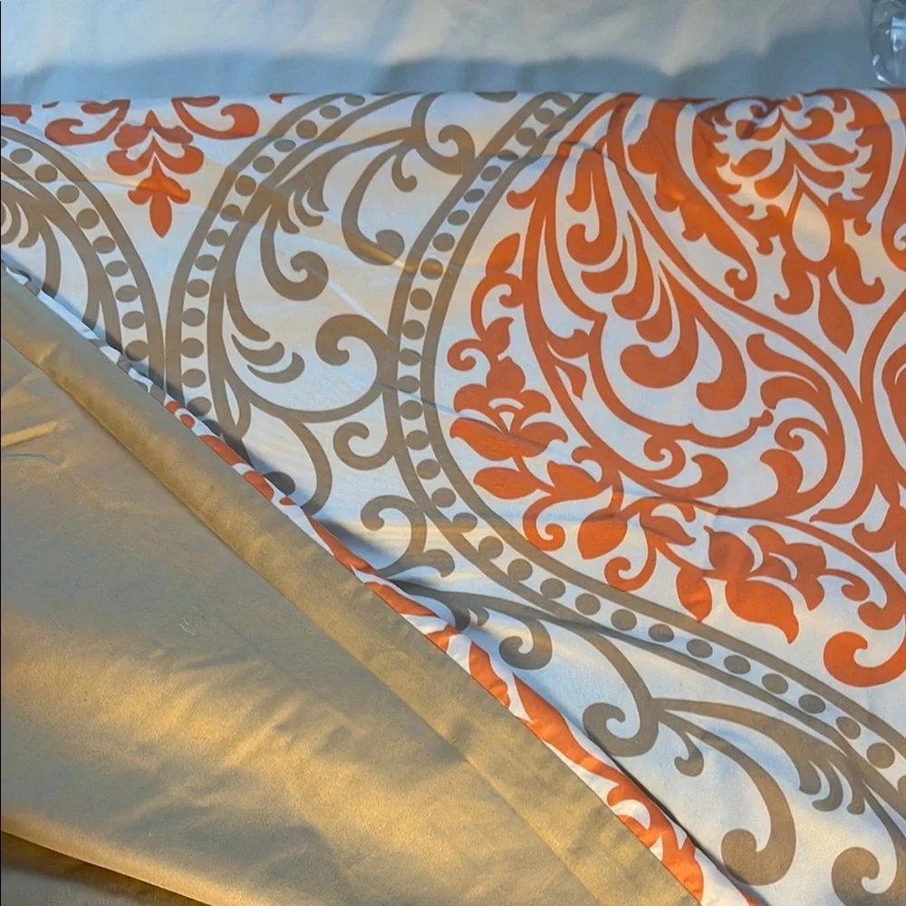 Elegant Orange and Cream Duvet Cover